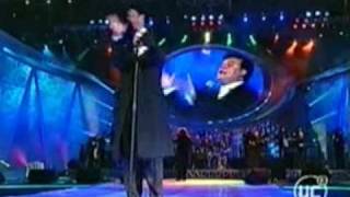 Juan Gabriel  Te pareces tanto a mi Inocente pobre amigo  viña 2002 [upl. by Ainitsirhc]