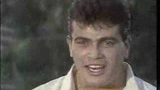 amr diab omal eih old clip [upl. by Clemmie]